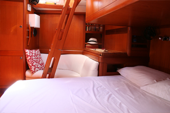 Luxury Sailing Charter - KIA ORA III Owners Cabine