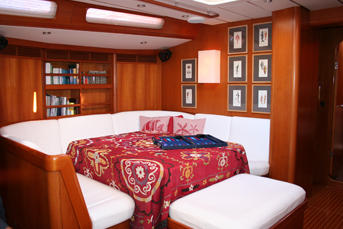 Luxury Sailing Charter - KIA ORA III Salon