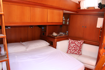 Luxury Sailing Charter - KIA ORA III Owners Cabine